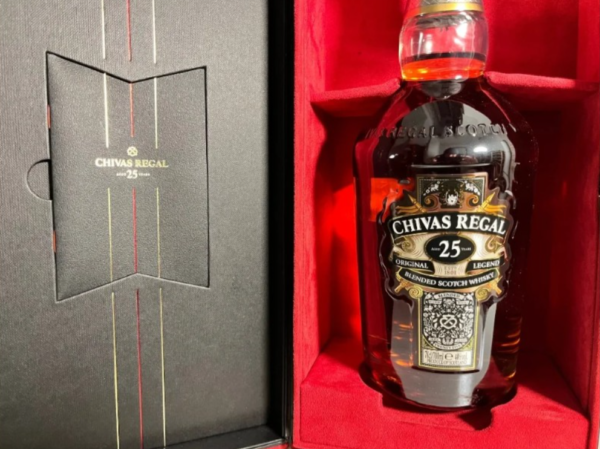 สิทธิพิเศษสำหรับผู้ที่ชื่นชอบ Chivas Regal 25Year Original ✨