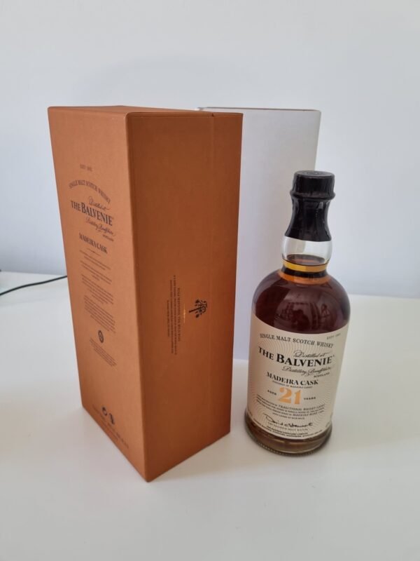 ราคาโดนใจ The Balvenie 21 Years Old Madeira Cask Original 700ml แบบนี้ต้องจัด 💰,