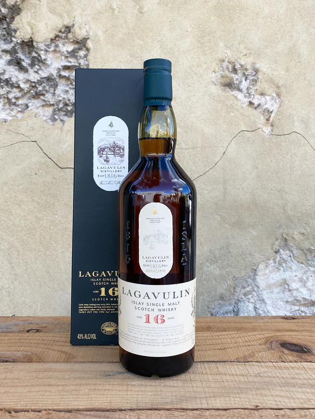 Lagavulin 16 ปี: รีวิวแน่นมาก ลองแล้วจะรักเลยเชื่อดิ 🥰