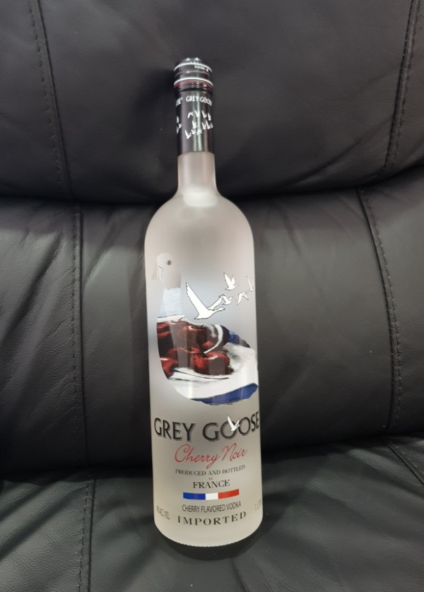 Grey Goose Cherry Noir ส่ง Grab ด่วนทันใจ 🚴‍♂️