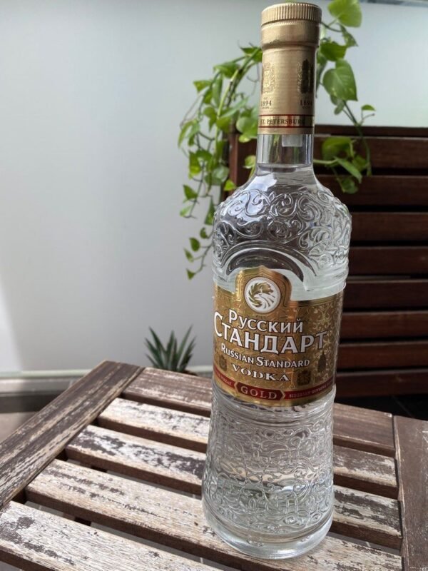 ข้อเสนอสุดพิเศษ Pyccknn Ctahoapt Russian Standard Gold Vodka 🎉