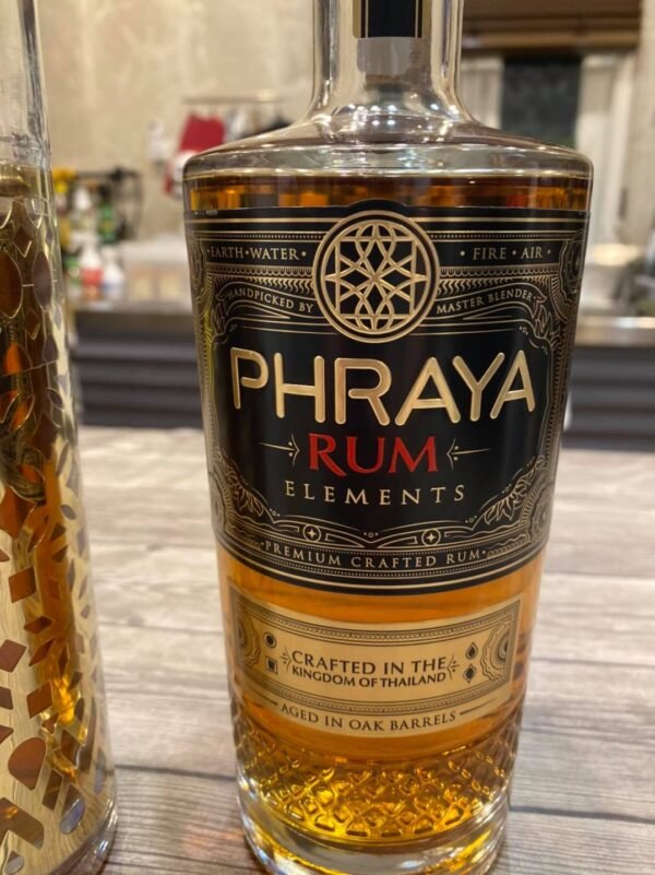 ราคาถูกพิเศษ Phraya Rum Element 700ml 💰