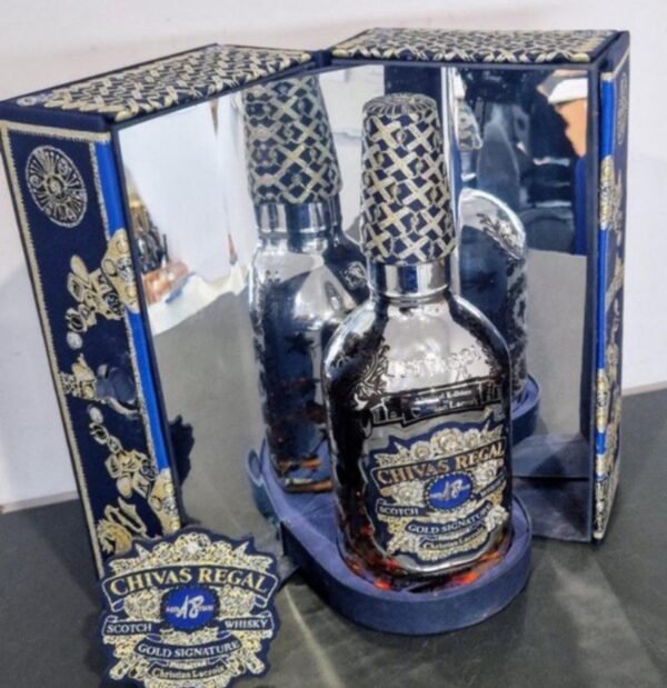 Chivas Regal 18 Year Old (Gold Signature) Christian Lacroix Edition ส่ง Grab ด่วนทันใจ 🛵