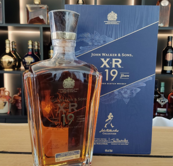 John Walker & Sons XR 19 Year Old พร้อมส่งถึงมือ