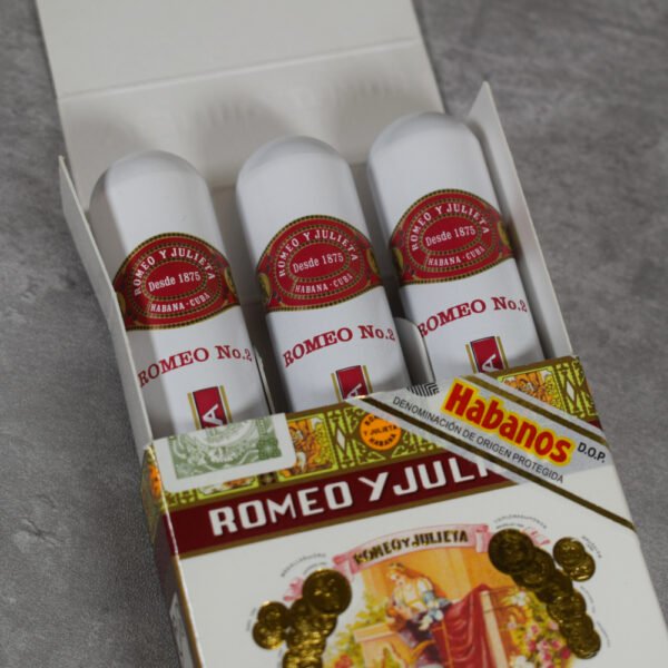 Romeo & Julieta Romeo No.2 ของมันต้องมี!