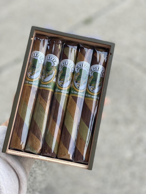 Alec Bradley Black Market Filthy Hooligan Shamrock Toro 6x50 (24มวน) - Image 2