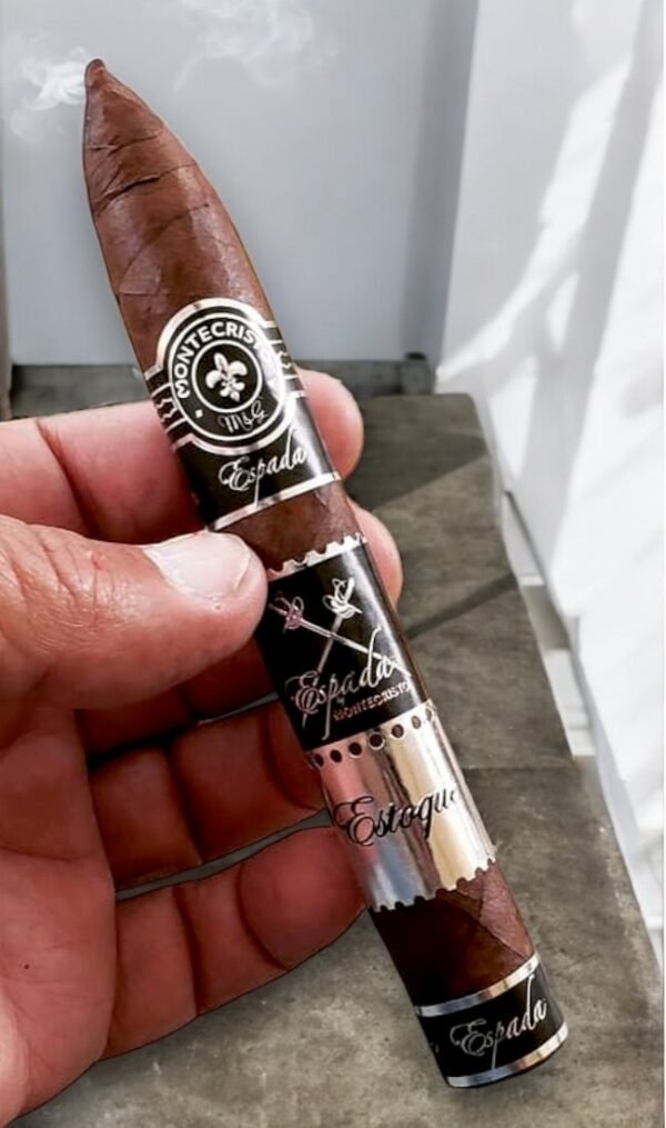 Montecristo Crafted by AJ Fernandez Toro 6x50 (10มวน)