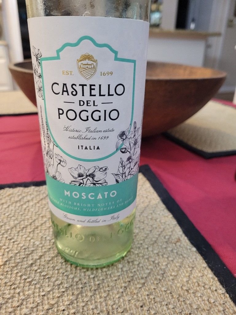 Castello Del Poggio Moscato ราคาโดนใจ แบบนี้ต้องจัด 🛍️