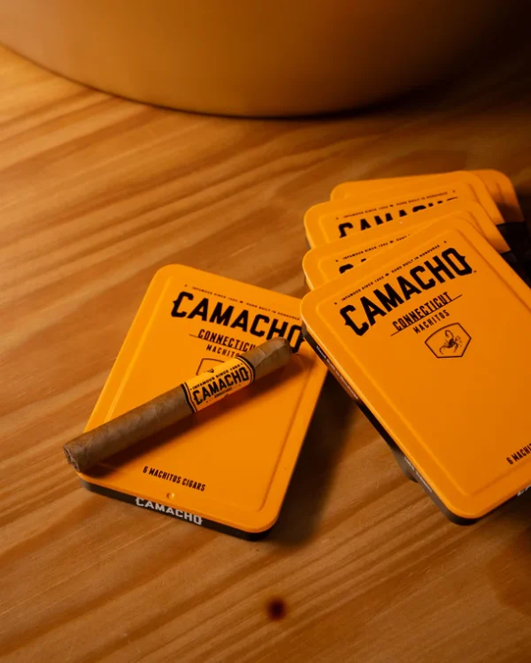 Camacho Connecticut Robusto Tubo (5 x 50)ราคาถูกได้ที่นี่ 🛒