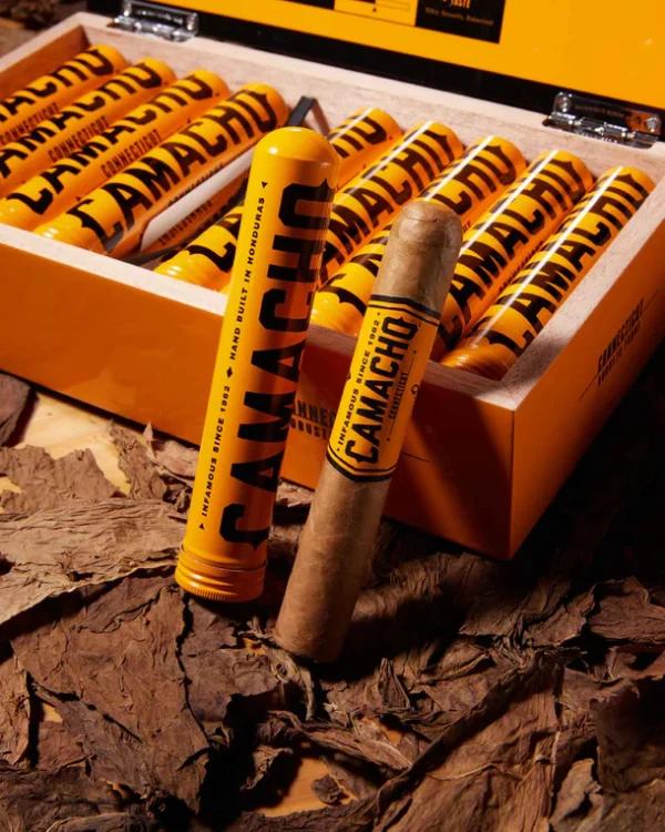 Camacho Connecticut Robusto Tubo (5 x 50)โปรโมชั่น