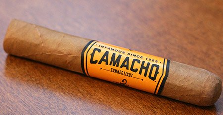 Camacho Connecticut Robusto Tubo (5 x 50)โปรโมชั่น